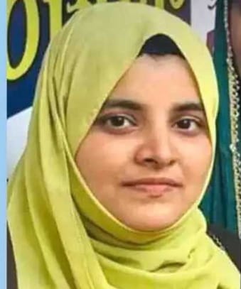 കോട്ടക്കൽ മമ്മാലിപ്പടി അപകടം.സ്കൂട്ടർ യാത്രക്കാരി മരിച്ചു