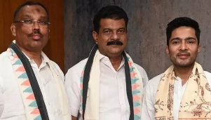 പി.വി അൻവര്‍ എംഎൽഎ തൃണമൂല്‍ കോണ്‍ഗ്രസിലേക്ക്, അഭിഷേക് ബാനര്‍ജി അംഗത്വം നല്‍കി