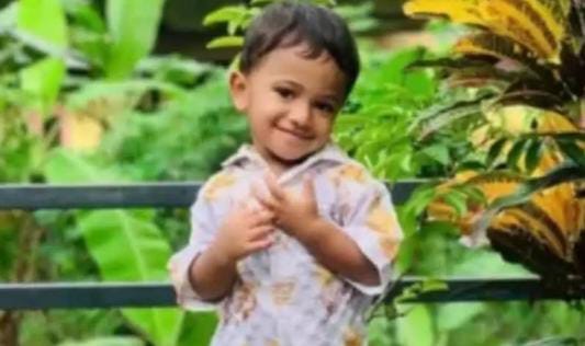 നിർത്തിയിട്ട കാർ ഉരുണ്ടിറങ്ങി ദേഹത്ത് കയറി, പിഞ്ചു കുഞ്ഞിന് ദാരുണാന്ത്യം 